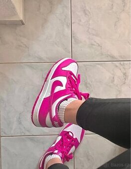 Nike dunk low fuchsia pink - 1