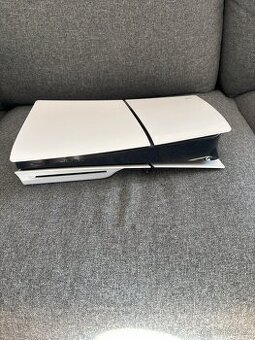 PlayStation 5 Slim 1TB s mechanikou