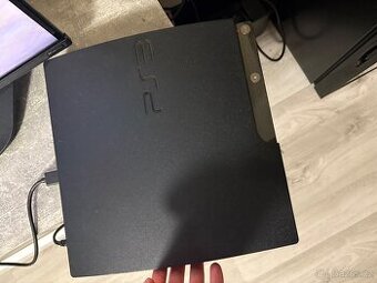 PlayStation 3 + hry 2 ovladače
