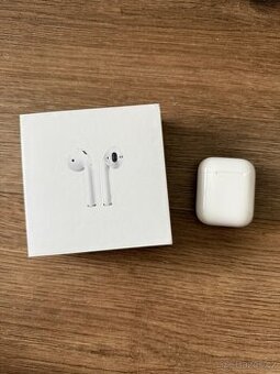 Apple AirPods 2019