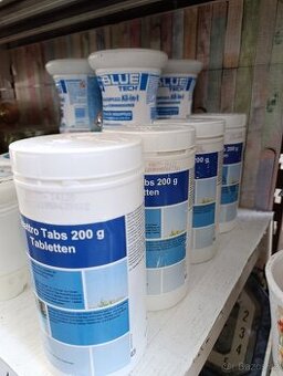 Multifunkční tablety do bazénu.