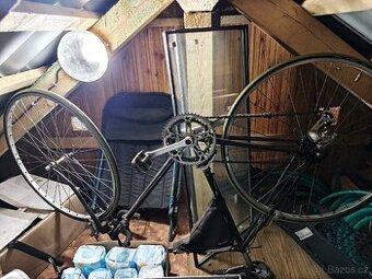 Silniční kolo favorit