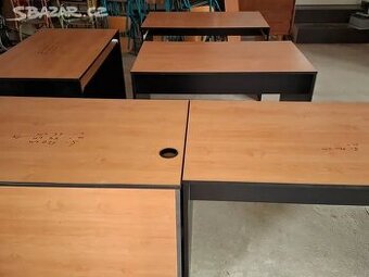 Stůl Komoda Kancelářský nábytek Pracovní stůl