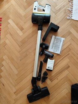 AKU Tyčový vysavač Kärcher VC 6 + baterie navíc