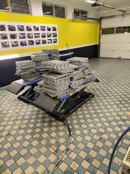 Plastová dlažba do dílny