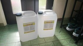 Kanystry  plastové na vodu.