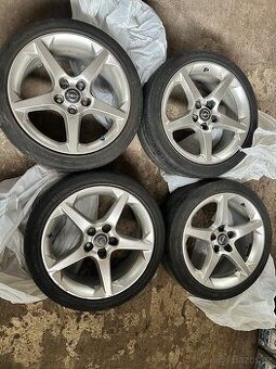 Opel insignia alukola