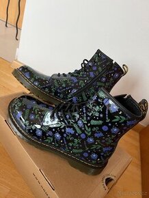 dívčí boty Dr. Martens - Mystic Floral