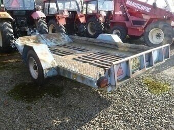 Podval APS 44 překlápěcí přepravník strojů s nájezdovým zadn