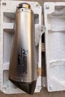 BMW Ninet akrapovič