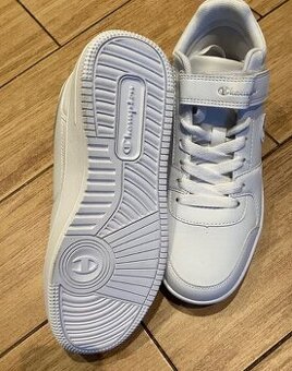 Streetové, kotníkové boty Champion, vel. 40