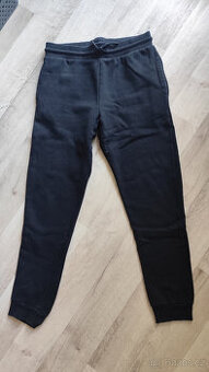 Chlapecké tepláky v. 170