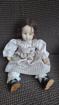 Starožitná panenka