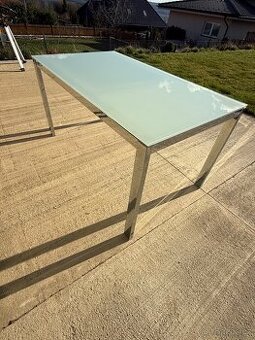 Jidelni stul rozkladaci