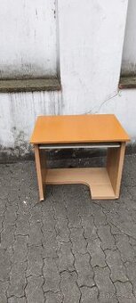 Starší používaný psací stůl