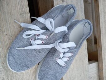 Boty 14. - velikost 32