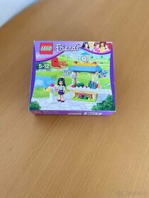 41098 Lego Friends - Emma a stánek pro turisty