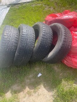 225/65 r17 zimní pneu Nokian