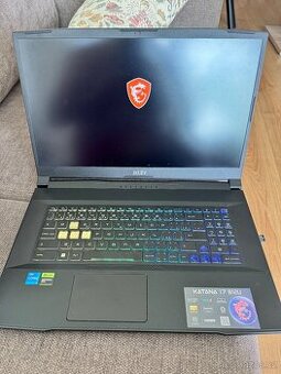 MSI katana herni notebook+ myš Razer