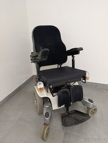 6ti kolový elektrický vozík Quickie s polohováním