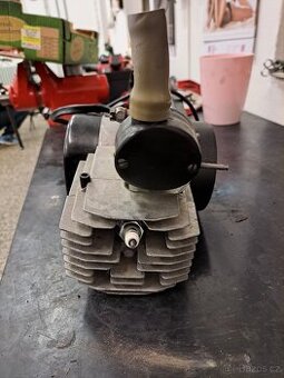 Prodám motor na Babettu 210