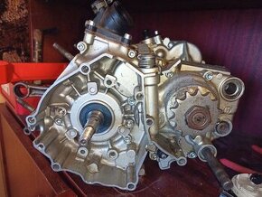 Yamaha DT 125r spodek motoru po komplet go 4BL