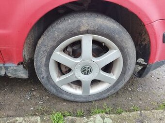 Prodám Passat B5 na náhradní díly jako celek