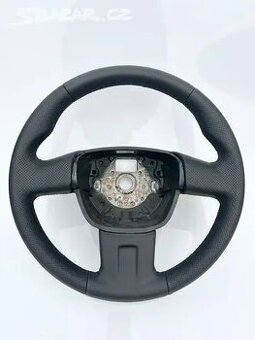 Renovovaný tříramenný volant Octavia 2 RS