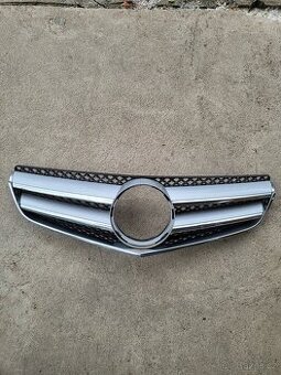Mercedes E W 207 kupe/kabrio Maska chladice