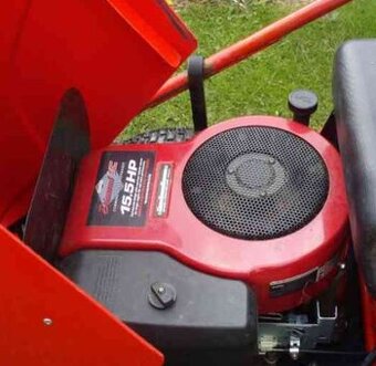 Zahradní traktor
