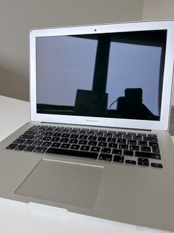MacBook Air 13,3" (A1466) – 256 GB, CZ klávesnice