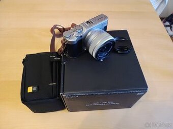 Fujifilm X-A5 + XC15-45 stříbrný