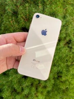 iPhone 8 64Gb v hezkém stavu, zlatý