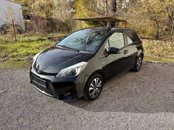 Toyota Yaris,  1.5 Hybrid PLNÝ SERVIS TOYOTA NEHAVAROVANÉ 