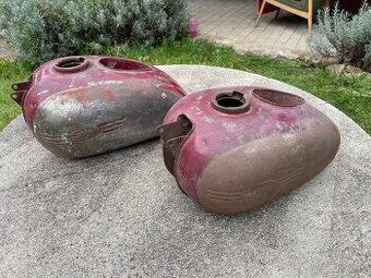 Nádrž Jawa 250 pérák