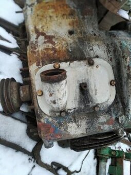 Prodám zdravý blok motoru  s klikovkou a vačkou na ZETOR25