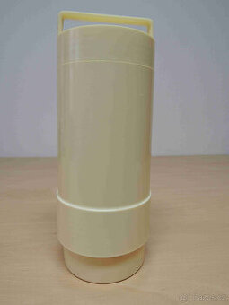 Stará termoska na zmrzlinu