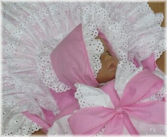 Růžová zavinovačka s krajkou tři řady s čepičkou vel. 58