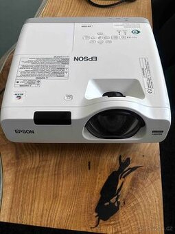 Prodám LCD projektor EPSON EB-535W