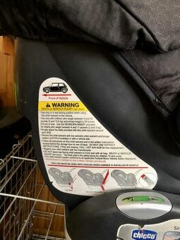 Chicco KeyFit 30 – autosedačka pro novorozence + základna