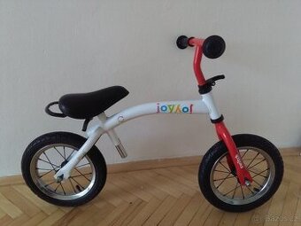 Dětská tříkolka a odrážedlo