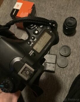 SONY Alpha SLT-A68 + 18-55 mm II plus další vybavení