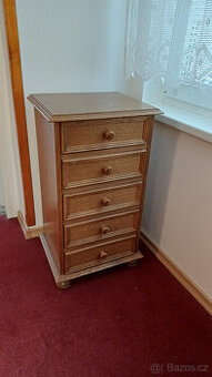 Skříňka - komoda se 4 zásuvkami