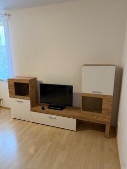 Obývací stěna – dekor dřevo/bílá, zachovalá