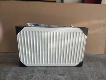 Deskovy radiator