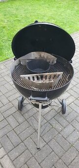 Gril Weber Master-Touch GBS E-5750, 57 cm - černý