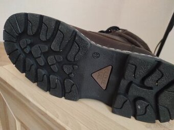 Kožené hnědé boty s teplou vložkou