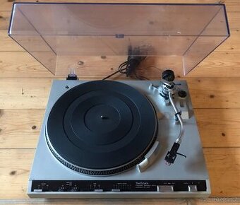 KVALITNÍ GRAMOFON TECHNICS SL-230 ( 1978) PLNÝ AUTOMAT