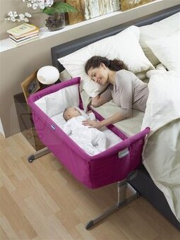 Prodám dětskou postýlku CHICCO Next to Me – perfektní stav