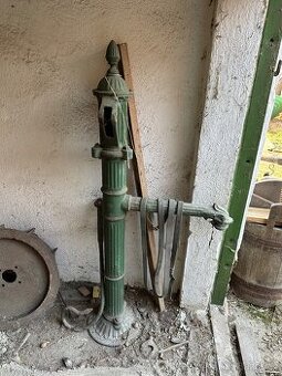 Ruční pumpa na vodu